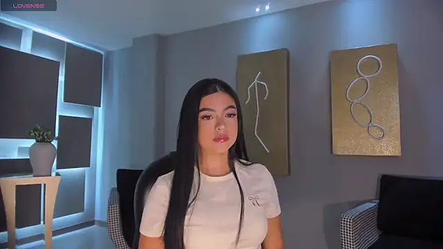 NataliaGaret online show from 11/18/25, 03:21