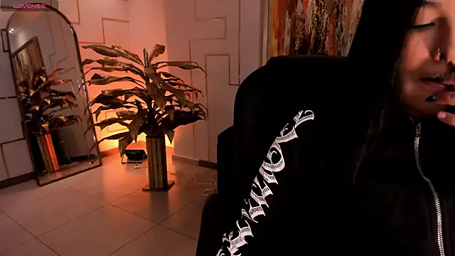 AyshelBrown online show from 11/23/25, 04:22