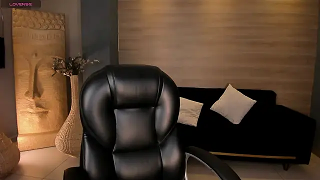 MaddisonTaylor1 online show from 12/01/25, 07:48