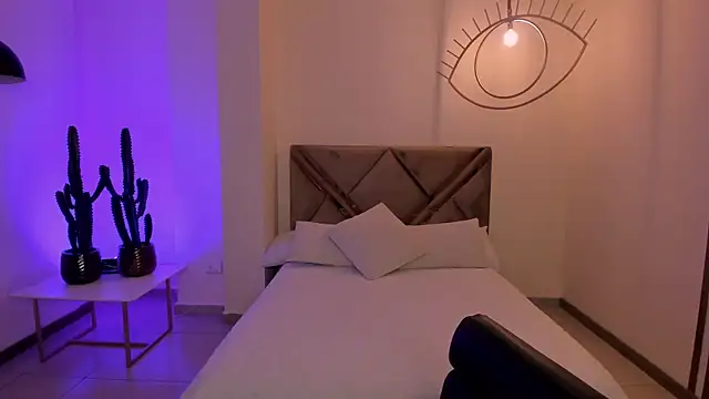 MaddisonTaylor1 online show from 11/10/25, 07:52