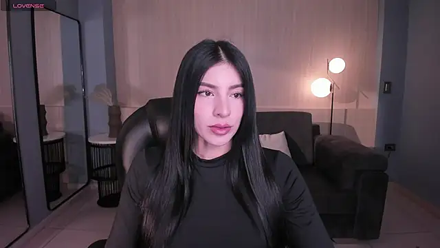 Snapshot of MaddisonTaylor1 chatting on 05/18/26, 07:18 MaddisonTaylor1 online show from 05/18/26, 07:18