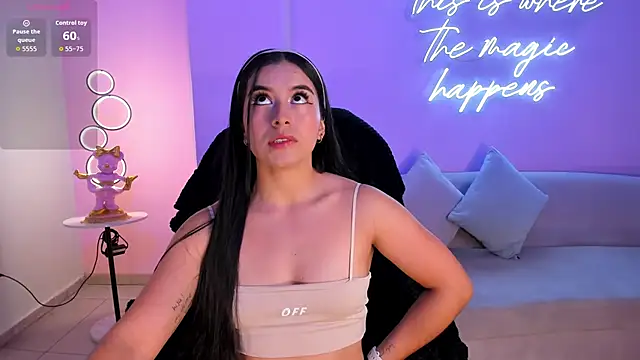 Snapshot of MilaColeman chatting on 10/28/25, 02:12 MilaColeman online show from 10/28/25, 02:12