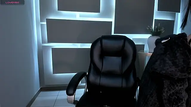 MilaColeman online show from 09/19/25, 02:04