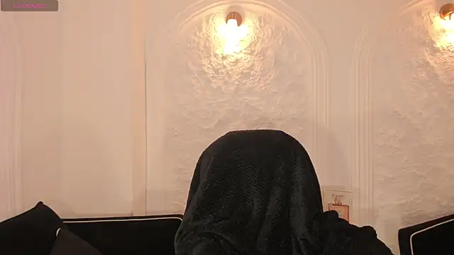 Snapshot of MilaColeman chatting on 11/11/25, 02:06 MilaColeman online show from 11/11/25, 02:06