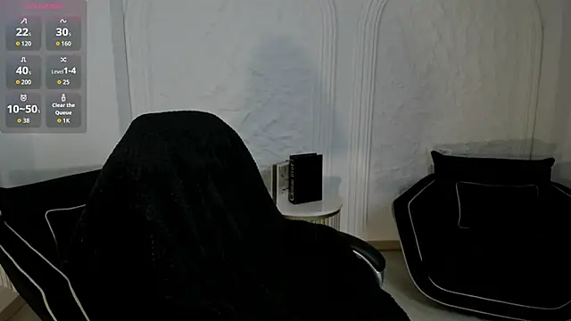 Snapshot of MilaColeman chatting on 10/23/25, 02:10 MilaColeman online show from 10/23/25, 02:10