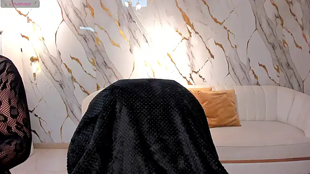 Snapshot of MilaColeman chatting on 11/20/25, 02:12 MilaColeman online show from 11/20/25, 02:12