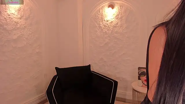 MilaColeman online show from 12/20/25, 08:44