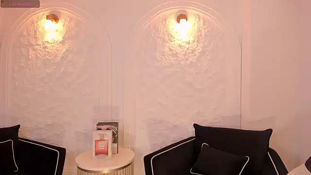 Snapshot of MilaColeman chatting on 11/02/25, 11:10 MilaColeman online show from 11/02/25, 11:10