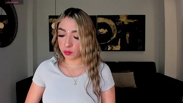 LizzCooper online show from 11/08/25, 07:39