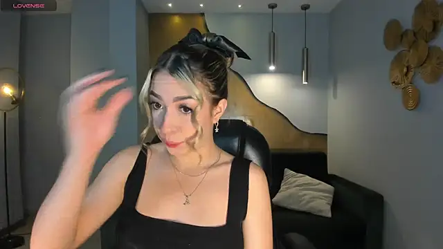 LizzCooper online show from 11/08/25, 04:05