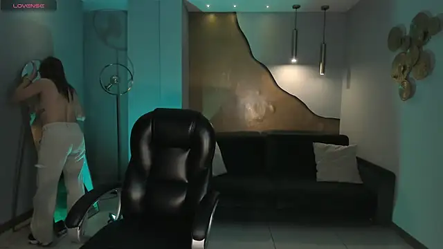 LizzCooper online show from 12/16/25, 04:06