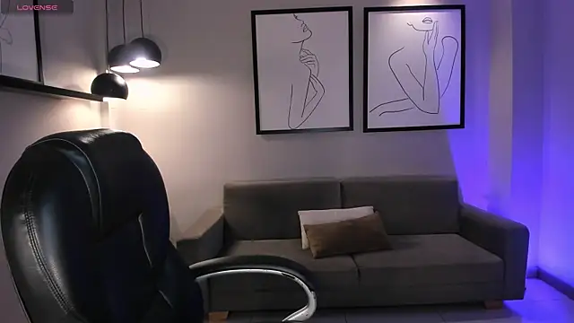 LizzCooper online show from 11/21/25, 04:11