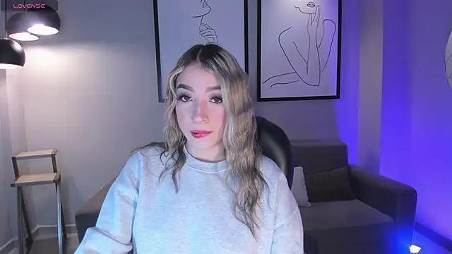 LizzCooper online show from 11/23/25, 04:11