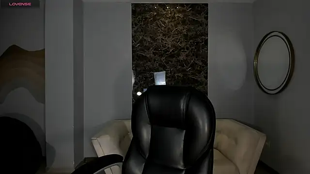 LizzCooper online show from 11/13/25, 04:05