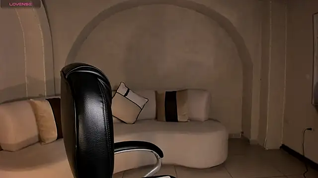 AmberColors  online show from 12/01/25, 07:48