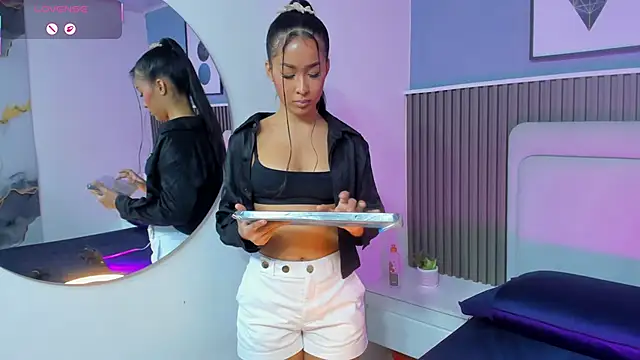 lily  star online show from 10/19/25, 03:20