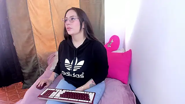 Ashley Monroe online show from 04/13/26, 08:35