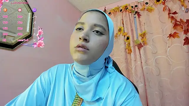 Snapshot of Azahara-Alcazar chatting on 10/11/25, 12:50 Azahara-Alcazar online show from 10/11/25, 12:50