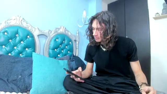 LUAUS18 online show from 09/15/25, 04:35