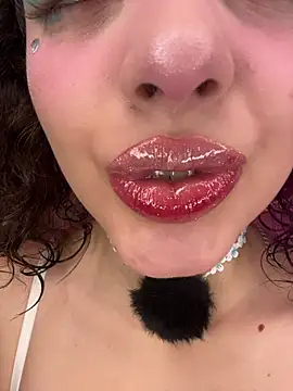 AriaHeavenss online show from 12/03/25, 12:23