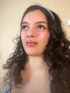 AriaHeavenss online show from 09/30/25, 12:16