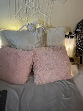 AriaHeavenss online show from 10/31/25, 12:51