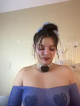 AriaHeavenss online show from 10/25/25, 12:21