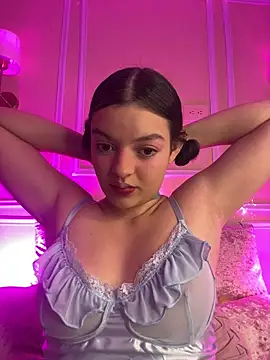 AriaHeavenss online show from 12/14/25, 02:40