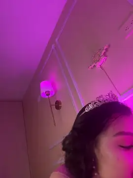 AriaHeavenss online show from 11/27/25, 12:33