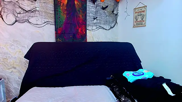 Snapshot of Vero_Temptation chatting on 10/24/25, 03:05 Vero Temptation online show from 10/24/25, 03:05