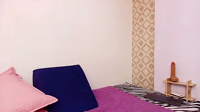 Snapshot of Vero_Temptation chatting on 09/12/25, 03:06 Vero Temptation online show from 09/12/25, 03:06