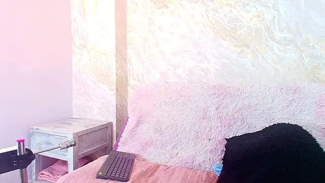 Snapshot of Vero_Temptation chatting on 10/15/25, 03:05 Vero Temptation online show from 10/15/25, 03:05