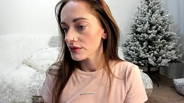 Snapshot of HoneyDollKiss chatting on 12/17/25, 12:21 HoneyDollKiss online show from 12/17/25, 12:21