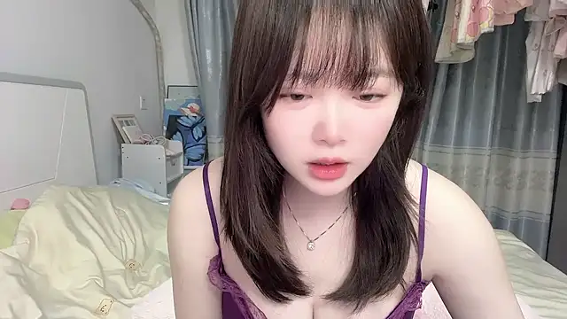 Snapshot of tender-11 chatting on 06/11/26, 12:35 tender-11 online show from 06/11/26, 12:35