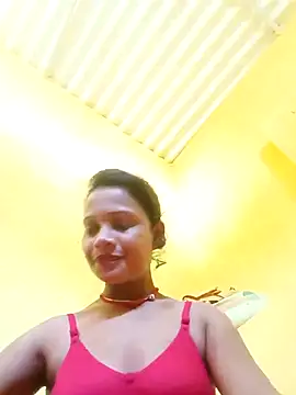Snapshot of Chandni_Love143 chatting on 10/14/25, 03:40 Chandni Love143 online show from 10/14/25, 03:40