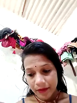 Snapshot of Chandni_Love143 chatting on 09/09/25, 04:11 Chandni Love143 online show from 09/09/25, 04:11