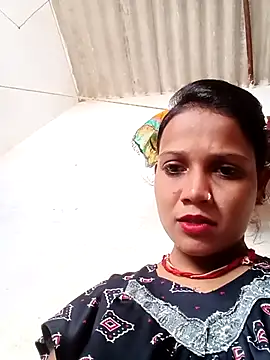 Snapshot of Chandni_Love143 chatting on 10/12/25, 05:42 Chandni Love143 online show from 10/12/25, 05:42