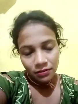 Snapshot of Chandni_Love143 chatting on 10/20/25, 12:24 Chandni Love143 online show from 10/20/25, 12:24