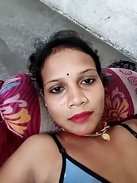 Snapshot of Chandni_Love143 chatting on 09/19/25, 04:16 Chandni Love143 online show from 09/19/25, 04:16