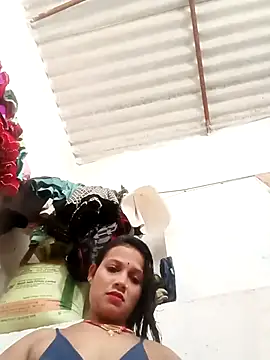 Snapshot of Chandni_Love143 chatting on 09/18/25, 04:04 Chandni Love143 online show from 09/18/25, 04:04