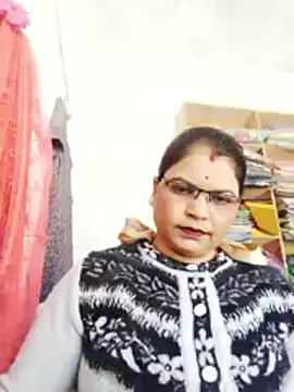 Snapshot of Bhavna_hot chatting on 12/17/25, 07:57 Bhavna hot online show from 12/17/25, 07:57