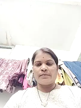 Snapshot of Bhavna_hot chatting on 10/15/25, 10:45 Bhavna hot online show from 10/15/25, 10:45