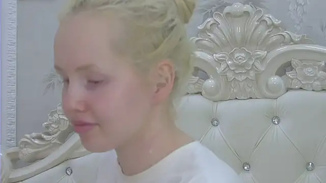 EllieFrosty  online show from 05/11/26, 11:57