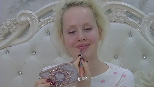 EllieFrosty  online show from 02/02/26, 06:51