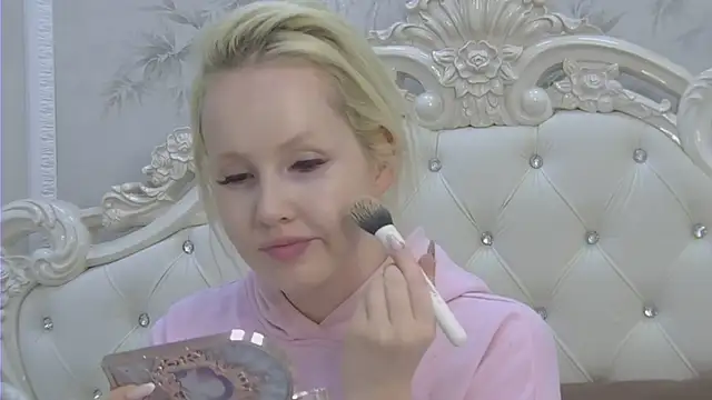 Snapshot of EllieFrosty_ chatting on 06/10/26, 04:30 EllieFrosty online show from 06/10/26, 04:30