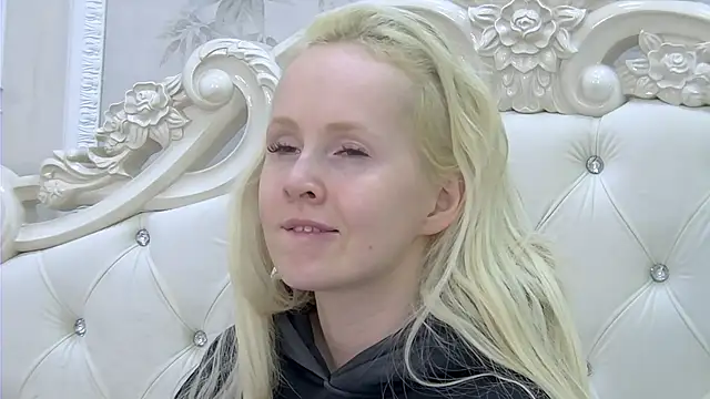 Snapshot of EllieFrosty_ chatting on 11/07/25, 11:08 EllieFrosty online show from 11/07/25, 11:08