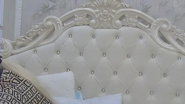 EllieFrosty  online show from 04/16/26, 12:00