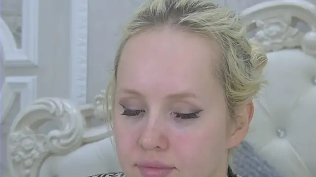 EllieFrosty  online show from 04/03/26, 06:25