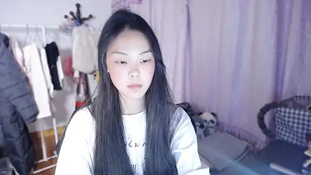 yao-yao  online show from 12/05/25, 11:53