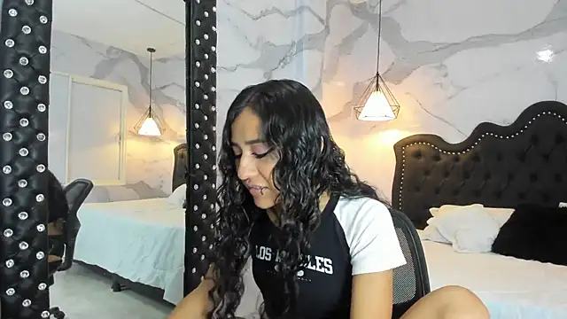 Snapshot of anna2809 chatting on 11/19/25, 11:43 anna2809 online show from 11/19/25, 11:43